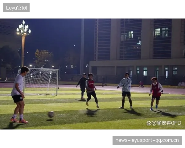 教练当场指点技术短板，球员训练效率瞬间提升
